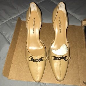 Newport News Tan Pointed Toe Heel